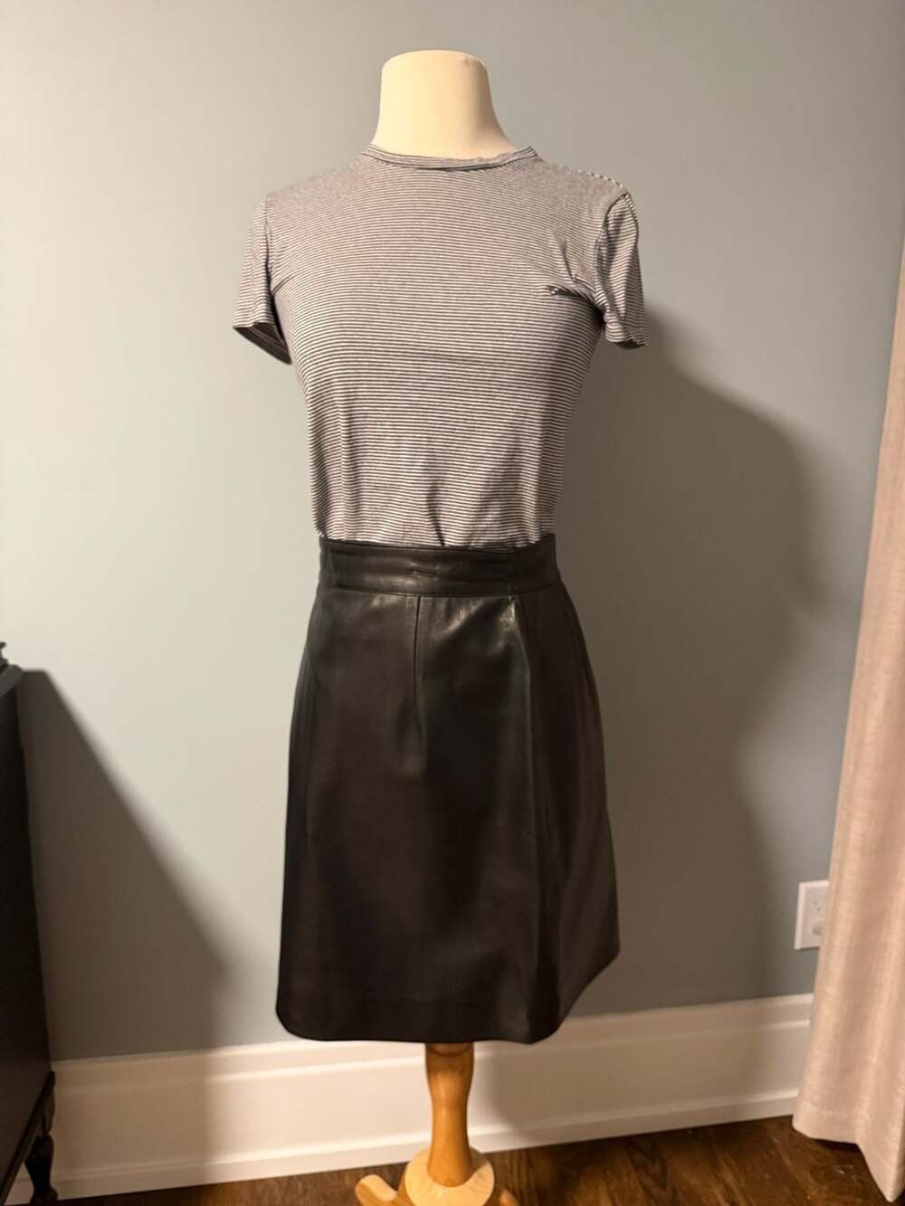 Griffith Gray For St John Leather Skirt Size 2 Black Genuine Leather